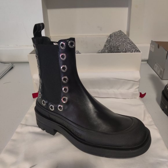 NiB Alexander McQueen Men\'s Leather Chelsea Grommet Boots Black Size 41E FLD225 main image 7